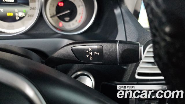 Mercedes-Benz E-Class 2015 — photo 9