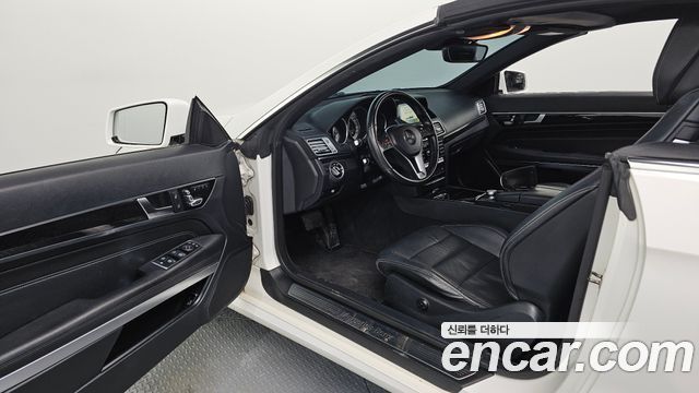 Mercedes-Benz E-Class 2015 — photo 10