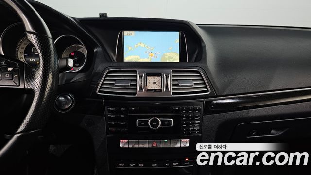 Mercedes-Benz E-Class 2015 — photo 17