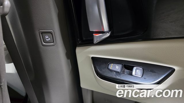 Kia Canival 2021 — photo 18