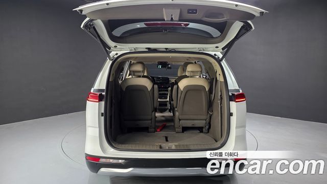 Kia Canival 2021 — photo 20