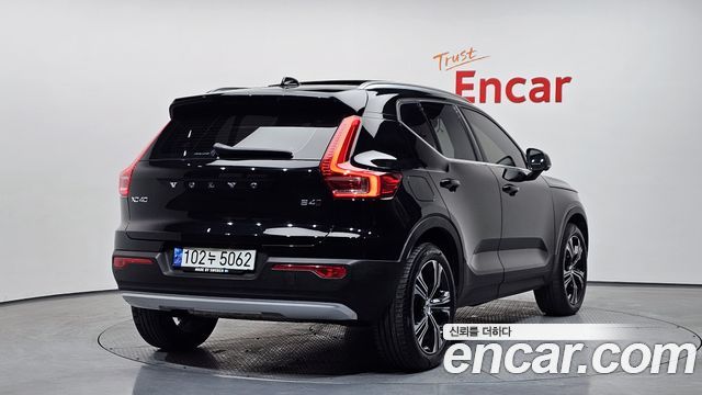 Volvo XC40 2021 — photo 2