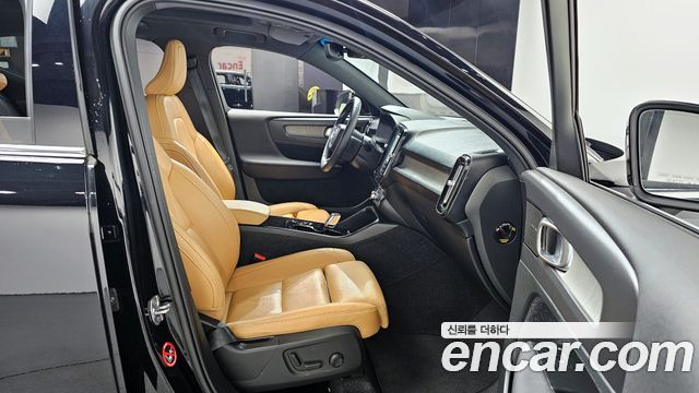 Volvo XC40 2021 — photo 10