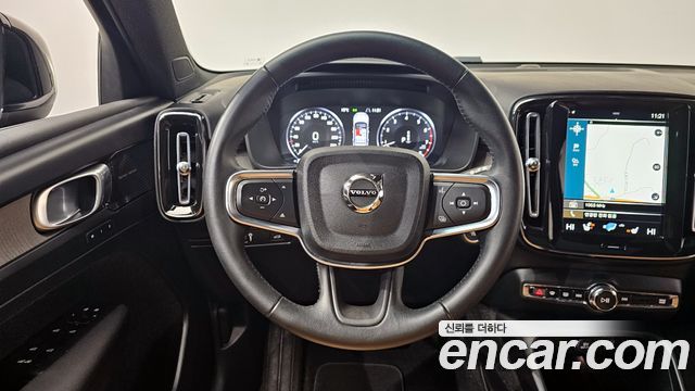 Volvo XC40 2021 — photo 13