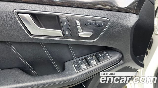 Mercedes-Benz E-Class 2014 — фото 17