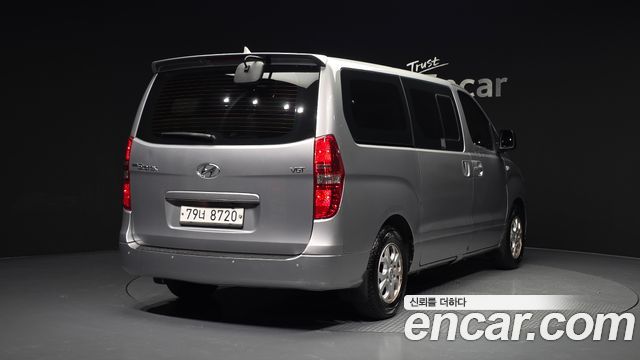 Hyundai Starex 2015 — photo 2