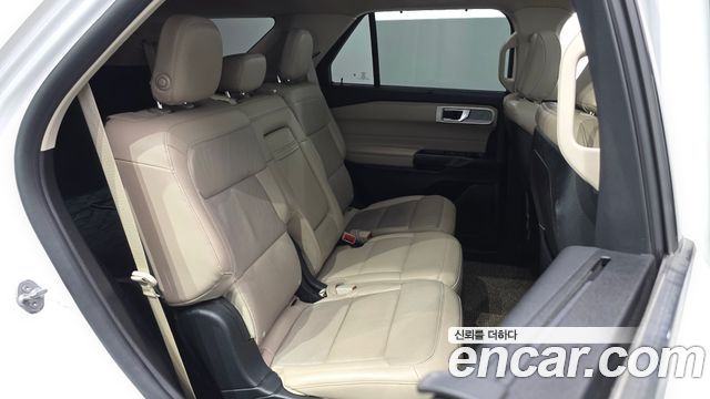 Ford Explorer 2020 — photo 11