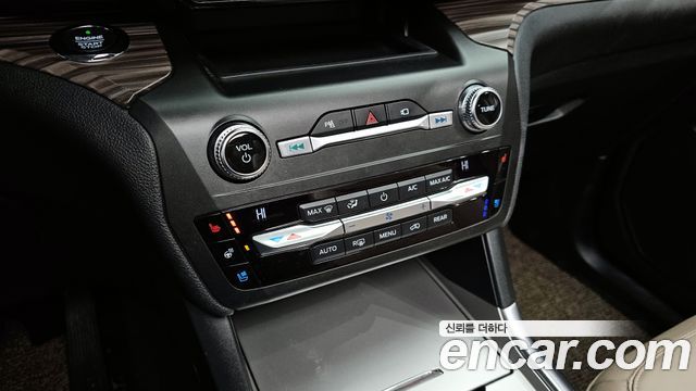 Ford Explorer 2020 — photo 17