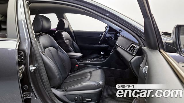 Kia K5 2016 — photo 11