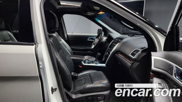 Ford Explorer 2014 — photo 10