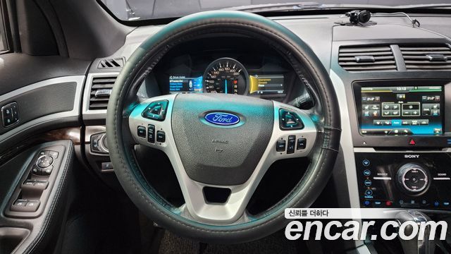 Ford Explorer 2014 — photo 13