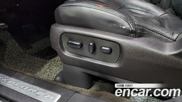 Ford Explorer 2014 — photo 18