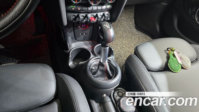 Mini Cooper 2019 — photo 9