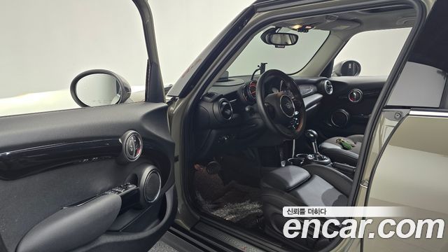 Mini Cooper 2019 — photo 10