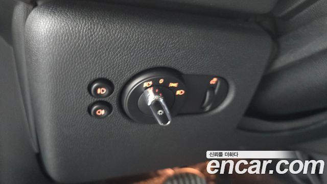 Mini Cooper 2019 — photo 17
