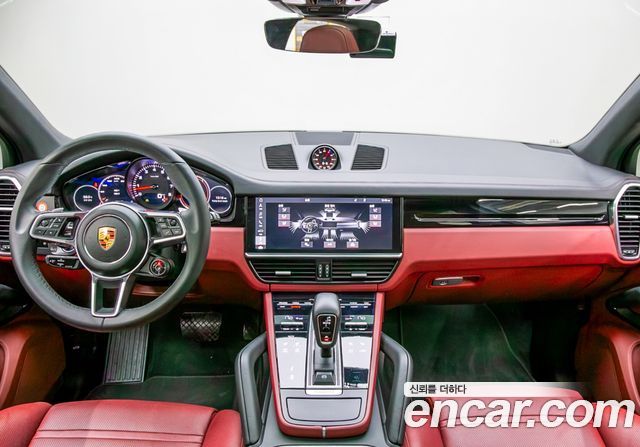 Porsche Cayenne 2019 — photo 13