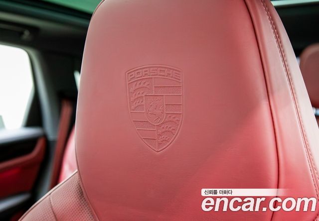 Porsche Cayenne 2019 — photo 18