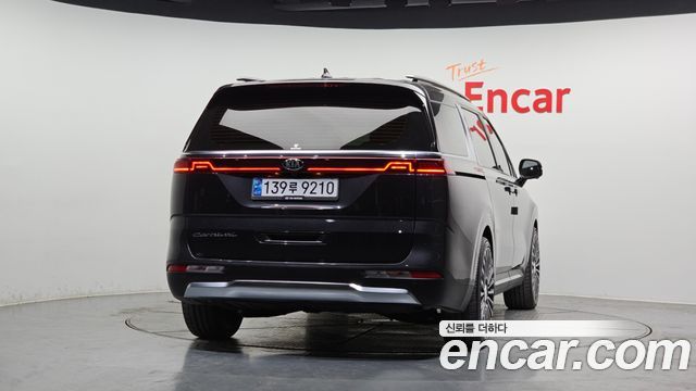 Kia Canival 2021 — photo 4