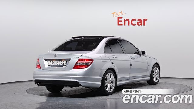 Mercedes-Benz C-Class 2011 — photo 2