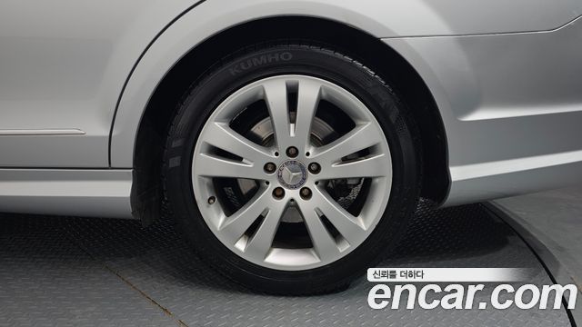 Mercedes-Benz C-Class 2011 — photo 5