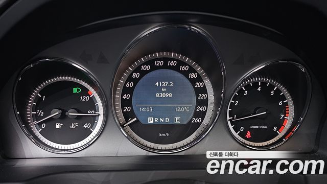 Mercedes-Benz C-Class 2011 — photo 8