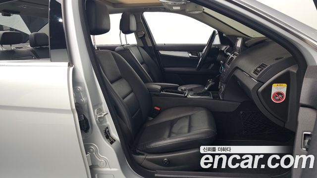 Mercedes-Benz C-Class 2011 — photo 10