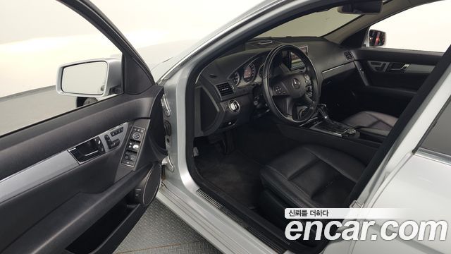 Mercedes-Benz C-Class 2011 — photo 11