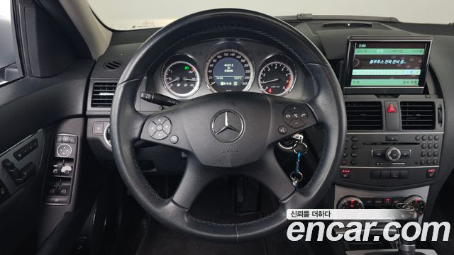 Mercedes-Benz C-Class 2011 — photo 13