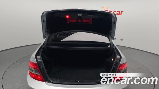Mercedes-Benz C-Class 2011 — photo 20