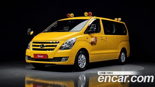Hyundai Starex 2017 — photo 1