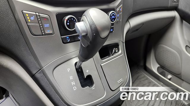 Hyundai Starex 2017 — photo 9