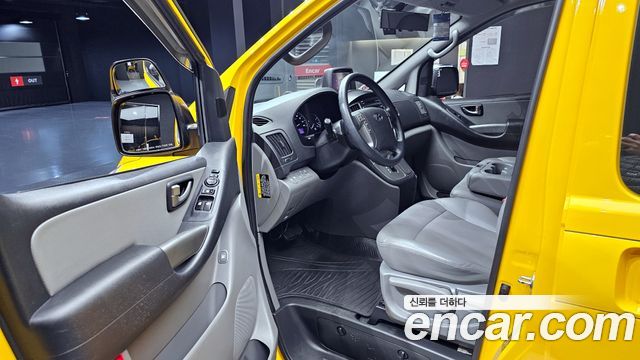 Hyundai Starex 2017 — photo 11