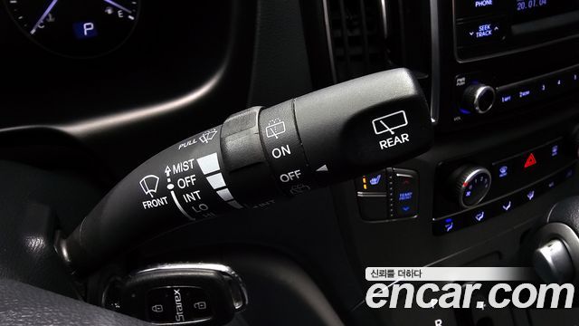 Hyundai Starex 2017 — photo 18