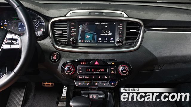 Kia Sorento 2019 — photo 16
