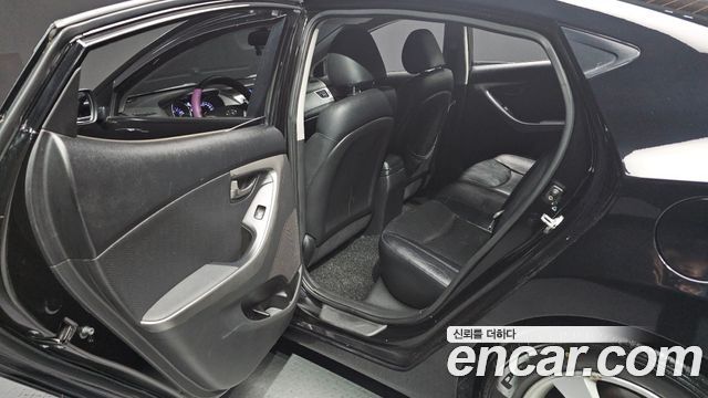 Hyundai AVANTE 2012 — photo 12