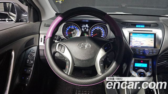 Hyundai AVANTE 2012 — photo 13