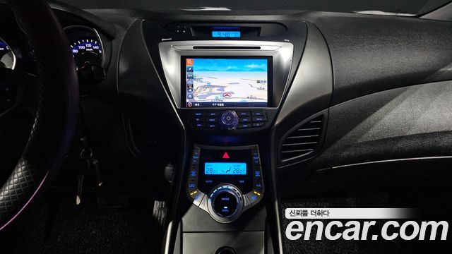 Hyundai AVANTE 2012 — photo 14