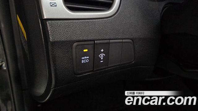 Hyundai AVANTE 2012 — photo 16