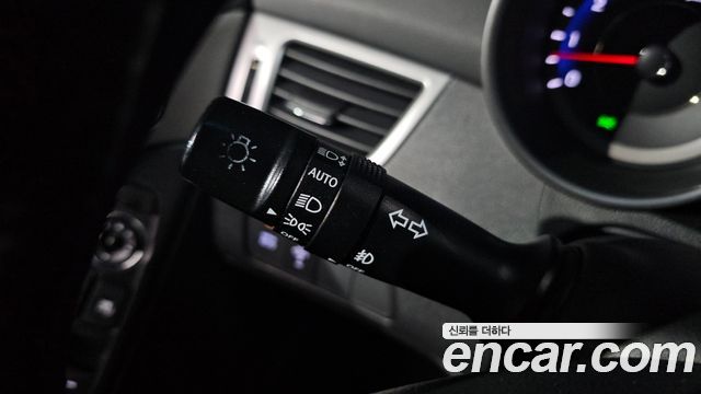 Hyundai AVANTE 2012 — photo 18