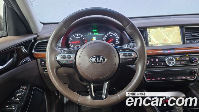 Kia K7 2017 — photo 13