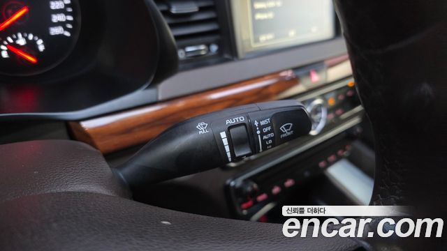 Kia K7 2017 — photo 17