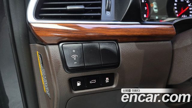 Kia K7 2017 — photo 18