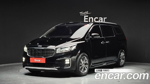 Kia Canival 2020 — photo 1