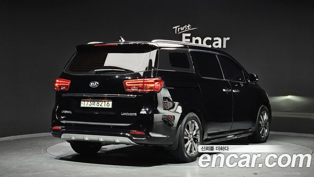 Kia Canival 2020 — photo 2