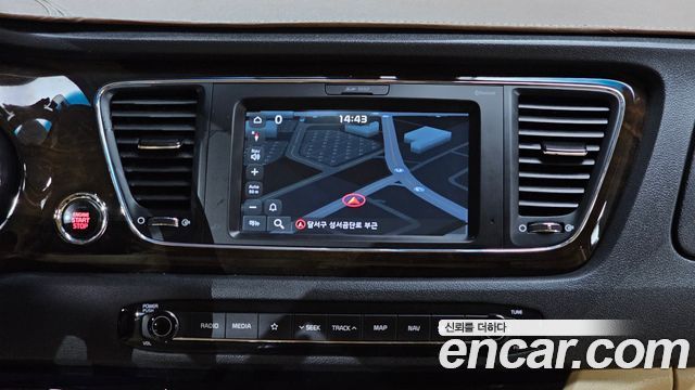 Kia Canival 2020 — photo 14