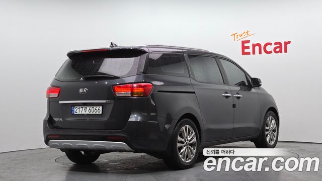 Kia Canival 2015 — photo 2