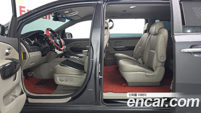 Kia Canival 2015 — photo 10