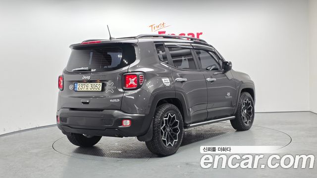 Jeep Renegade 2018 — photo 2