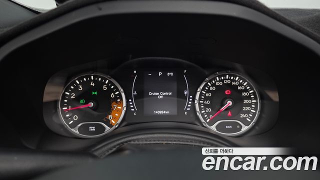 Jeep Renegade 2018 — photo 8