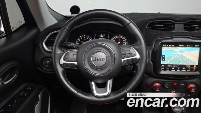 Jeep Renegade 2018 — photo 13